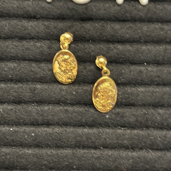 18K Saudi Gold Dangling Oval Shaped Earrings - Picture 3 of 4